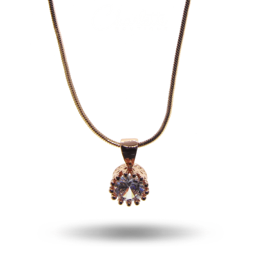 Reina nyaklánc medállal